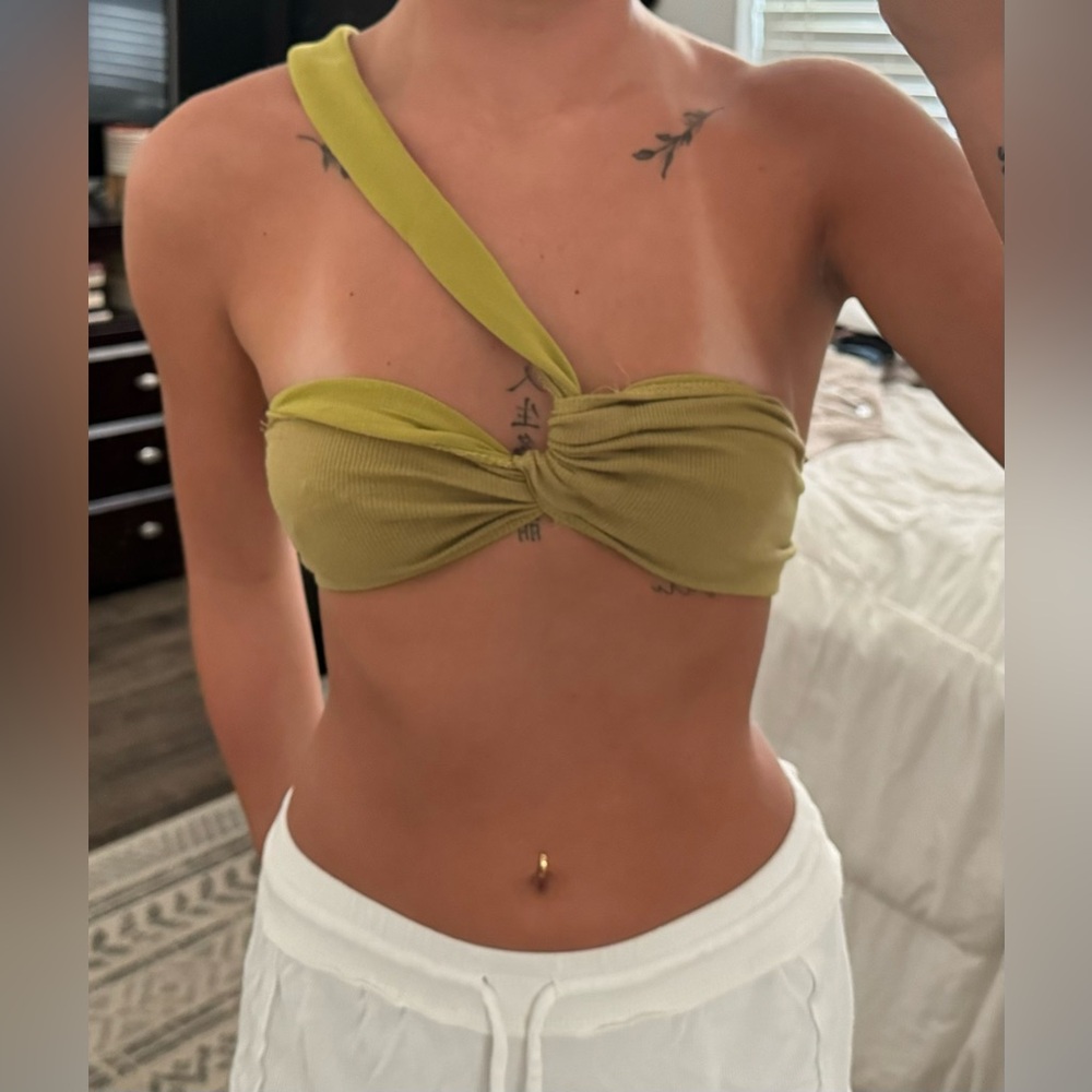Green urban crossover top